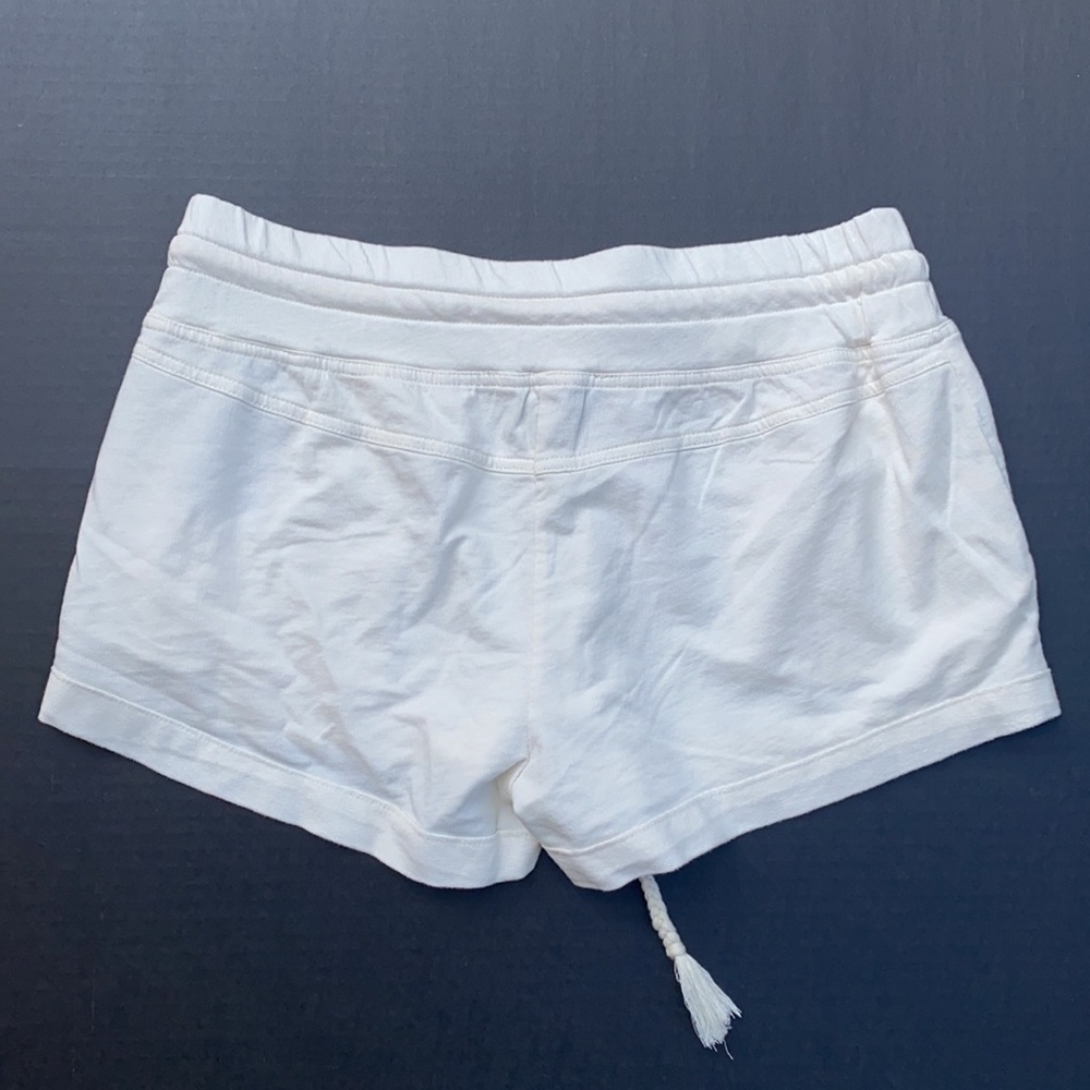 NEW GUESS MIRROR DETAIL SHORTS - Picture 5 of 5